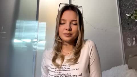 tessiebe online show from 19, 2, 2026