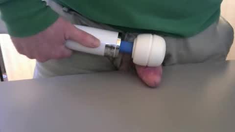 Snapshot of testechat chatting on 5, 12, 2025 Test the Chat online show from 5, 12, 2025