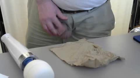 Snapshot of testechat chatting on 18, 12, 2025 Test the Chat online show from 18, 12, 2025