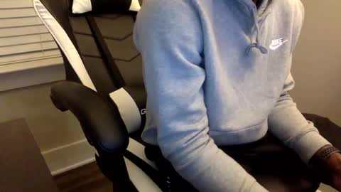 Snapshot of tevvdaren chatting on 5, 10, 2025 tevvdaren online show from 5, 10, 2025