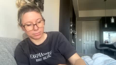 Snapshot of texas_blonde chatting on 11, 1, 2025 Daphne Summers online show from 11, 1, 2025