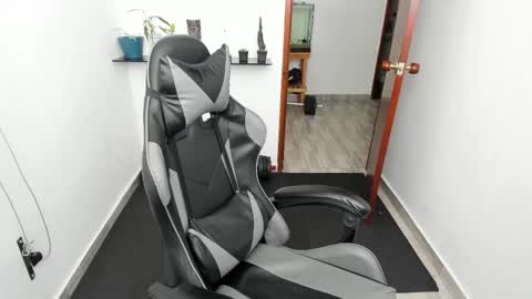 Teylor Fel online show from 23, 2, 2025