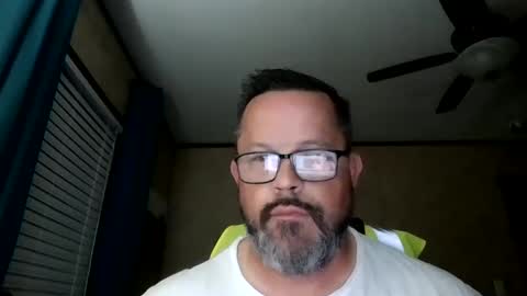 Snapshot of tgchkn86 chatting on 11, 9, 2025 tgchkn86 online show from 11, 9, 2025
