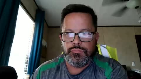 Snapshot of tgchkn86 chatting on 2, 10, 2025 tgchkn86 online show from 2, 10, 2025