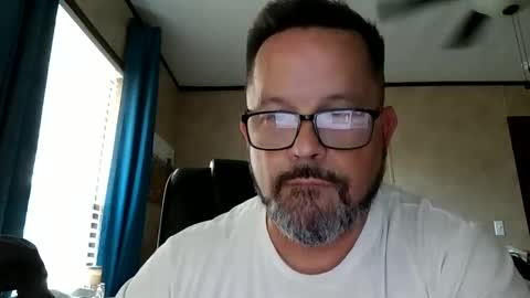 Snapshot of tgchkn86 chatting on 9, 10, 2025 tgchkn86 online show from 9, 10, 2025