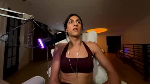 Snapshot of tgirltoesx chatting on 25, 4, 2026 babygirlmami online show from 25, 4, 2026