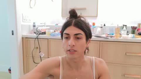 Snapshot of tgirltoesx chatting on 20, 5, 2026 babygirlmami online show from 20, 5, 2026