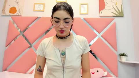 Snapshot of thailycherry chatting on 4, 3, 2025 Thaily online show from 4, 3, 2025