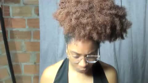 Snapshot of thaimy_ chatting on 1, 6, 2026 thaimy_ online show from 1, 6, 2026