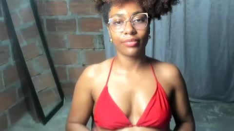 Snapshot of thaimy_ chatting on 12, 6, 2026 thaimy_ online show from 12, 6, 2026