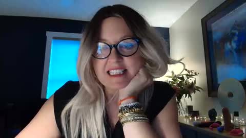 Snapshot of thaleiaquinn chatting on 14, 10, 2025 Thaleia Quinn online show from 14, 10, 2025