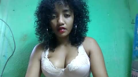 Snapshot of thalia1810 chatting on 5, 12, 2025 thalia1810 online show from 5, 12, 2025