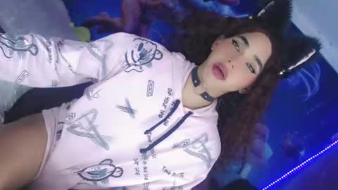 Snapshot of thalia_gil21 chatting on 19, 2, 2025 Thalia Girl online show from 19, 2, 2025