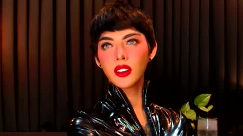 Thalia Saint online show from 1, 2, 2025