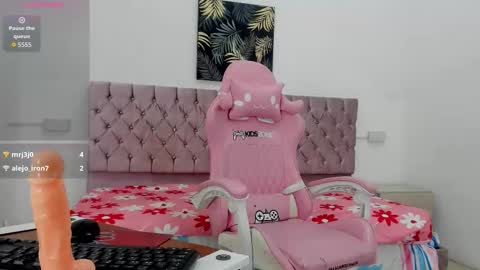 Snapshot of thalia_ssmith chatting on 18, 2, 2026 thalia online show from 18, 2, 2026