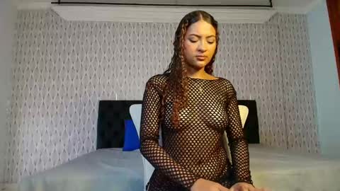 Thalia or Lia online show from 25, 2, 2025