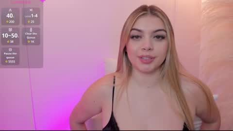 Snapshot of thaliafox_ chatting on 5, 3, 2025  Thalia online show from 5, 3, 2025