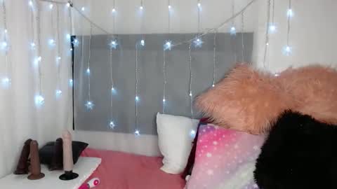 Snapshot of thamarar chatting on 27, 11, 2025 Thamara online show from 27, 11, 2025