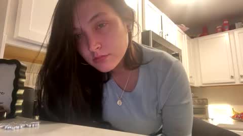 thatbaby070200000 online show from 6, 3, 2025