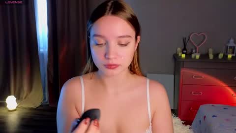 Snapshot of thatonerabbit chatting on 24, 11, 2025 Alice online show from 24, 11, 2025