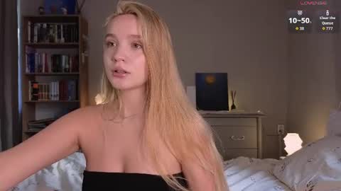 Snapshot of thatonerabbit chatting on 25, 6, 2026 Alice online show from 25, 6, 2026