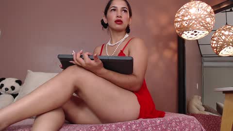 Snapshot of thayssa_ross chatting on 29, 12, 2024 THAYSSA ROSS online show from 29, 12, 2024