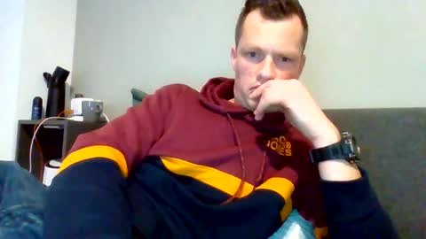 Snapshot of the___rocky200 chatting on 21, 11, 2025 Dennis online show from 21, 11, 2025