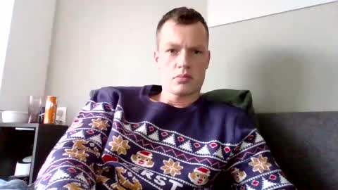 Snapshot of the___rocky200 chatting on 22, 12, 2025 Dennis online show from 22, 12, 2025