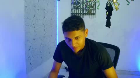 Snapshot of the_crack71 chatting on 26, 10, 2025 Sean OPry online show from 26, 10, 2025