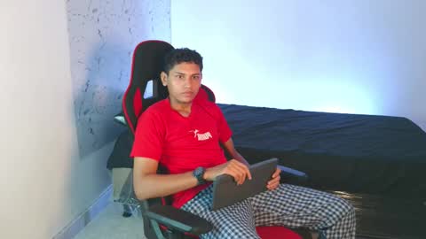 Snapshot of the_crack71 chatting on 16, 11, 2025 Sean OPry online show from 16, 11, 2025