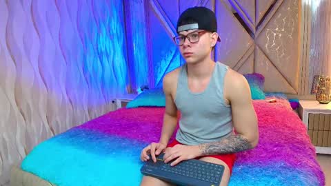 Ithan and Leo online show from 6, 10, 2025