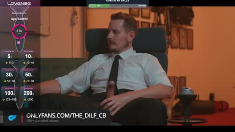 Snapshot of the_dilf chatting on 15, 12, 2024 The DILF - online show from 15, 12, 2024