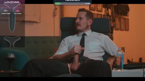 Snapshot of the_dilf chatting on 17, 12, 2024 The DILF - online show from 17, 12, 2024