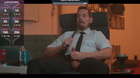 Snapshot of the_dilf chatting on 21, 12, 2024 The DILF - online show from 21, 12, 2024