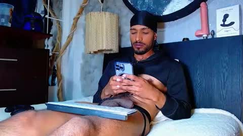 Snapshot of the_dog_lian chatting on 11, 11, 2025 the dog lian online show from 11, 11, 2025