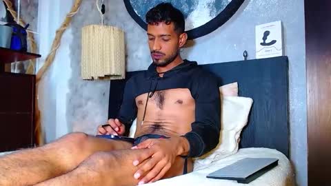 Snapshot of the_dog_lian chatting on 12, 11, 2025 the dog lian online show from 12, 11, 2025