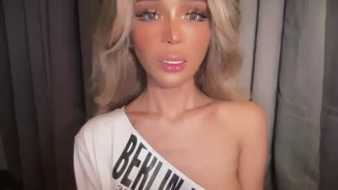 Snapshot of the_enchantressxx chatting on 24, 7, 2026 nabi butterfly online show from 24, 7, 2026