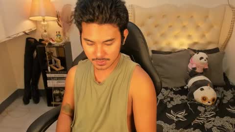 Snapshot of the_killian_jones chatting on 27, 11, 2025 ken online show from 27, 11, 2025