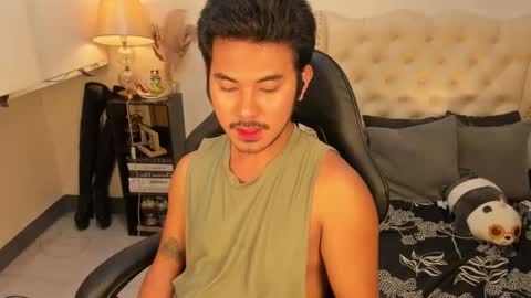 Snapshot of the_killian_jones chatting on 28, 11, 2025 ken online show from 28, 11, 2025