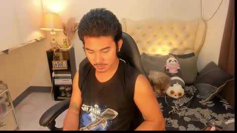 Snapshot of the_killian_jones chatting on 16, 12, 2025 ken online show from 16, 12, 2025