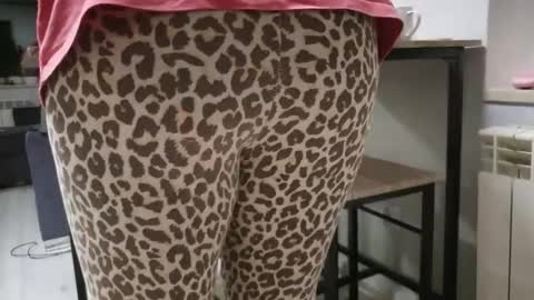 Snapshot of the_naked_pianists chatting on 18, 12, 2025 Stephan 34 Cassandra 25 online show from 18, 12, 2025