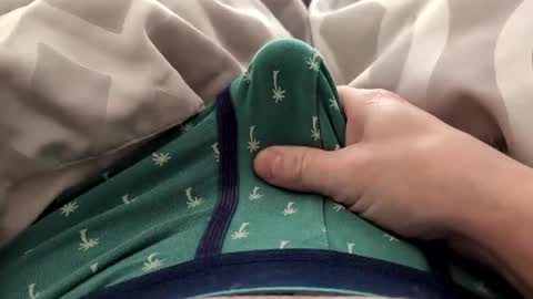 Snapshot of the_one_who_is_small chatting on 19, 12, 2024 TheOne online show from 19, 12, 2024