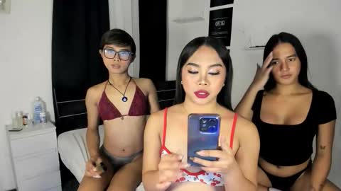 Snapshot of the_only1candy chatting on 2, 5, 2026 CandyGretchFrancineLuna online show from 2, 5, 2026