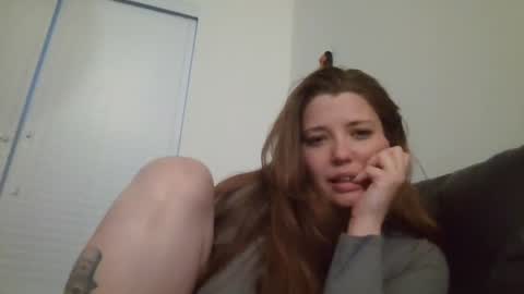 Snapshot of the_sam_ chatting on 8, 3, 2025 the_sam_ online show from 8, 3, 2025