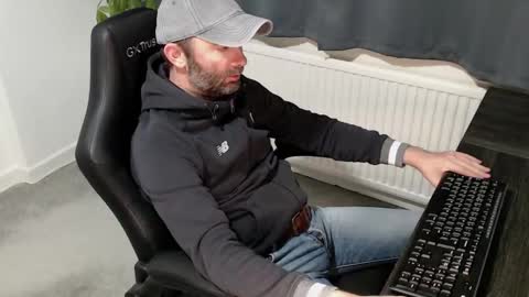 Snapshot of the_sensual_masturwait chatting on 27, 10, 2025 the_sensual_masturwait online show from 27, 10, 2025