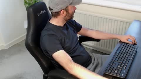 Snapshot of the_sensual_masturwait chatting on 28, 10, 2025 the_sensual_masturwait online show from 28, 10, 2025