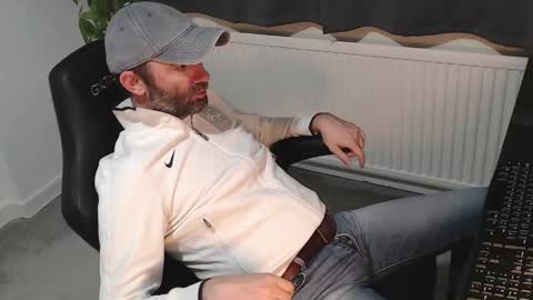 Snapshot of the_sensual_masturwait chatting on 29, 10, 2025 the_sensual_masturwait online show from 29, 10, 2025