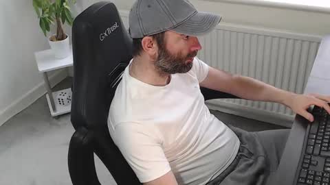 Snapshot of the_sensual_masturwait chatting on 10, 11, 2025 the_sensual_masturwait online show from 10, 11, 2025