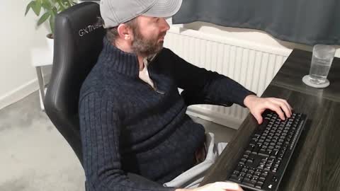 Snapshot of the_sensual_masturwait chatting on 24, 11, 2025 the_sensual_masturwait online show from 24, 11, 2025