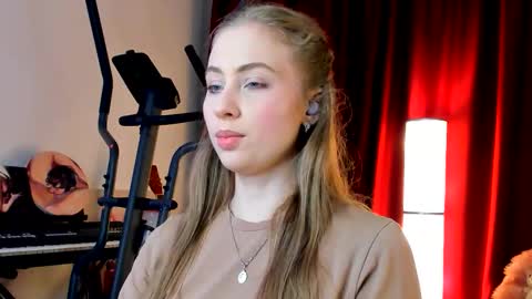 Ally    STREAMING ON TWITCH NOW Check my Twitter for updates online show from 4, 10, 2025